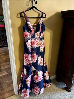 Camille La Vie Navy Floral Plunge Prom Gown
